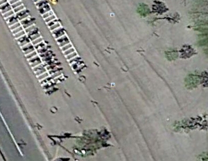 Vista des de Google Earth de part de l'obra. Es distingeixen els vents  Migjorn i Tramuntana. Fes clic per ampliar.